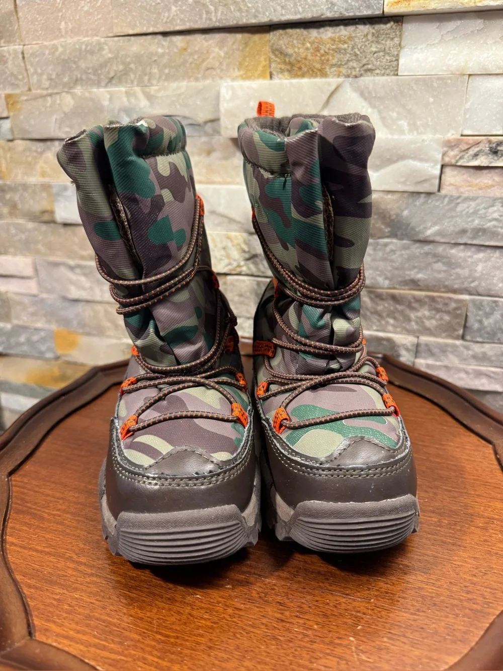 Kids Sz 10M OshKosh Camo Orange Snow Winter Hiking Outdoor Hunting Boots Shoes